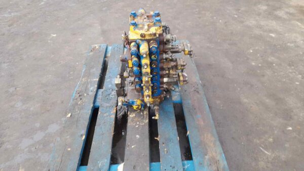 Distribuitor Hidraulic Komatsu PC 260 A 23-36-11100 - imagine 6