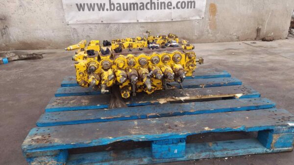 Distribuitor Hidraulic KOMATSU CEM 00494