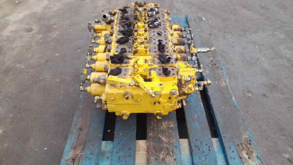 Distribuitor Hidraulic KOMATSU CEM 00494 - imagine 4