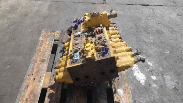 Distribuitor Hidraulic KOMATSU GC 155767 - imagine 6