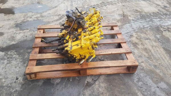 Distribuitor Hidraulic KOMATSU PAB30422 - imagine 2