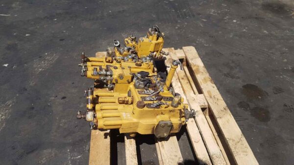 Distribuitor Hidraulic Caterpillar 6E4015 - imagine 6