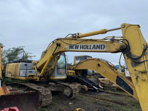 New Holland E 195 B