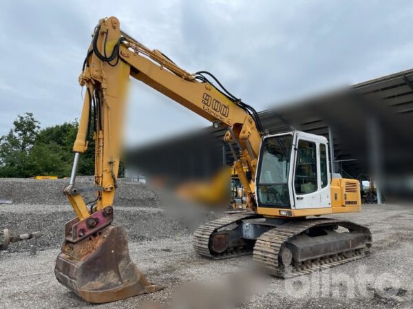 Liebherr R 900