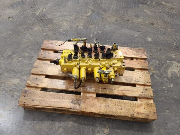 Distribuitor hidraulic Kawasaki KMX15E/23017