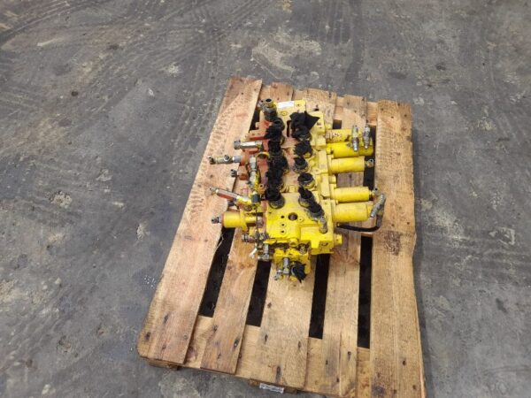Distribuitor hidraulic Kawasaki KMX15E/23017 - imagine 4