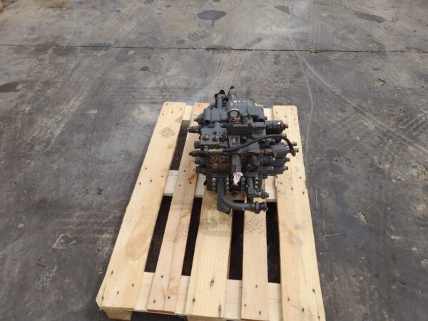 Distribuitor hidraulic Volvo UX28 - imagine 5