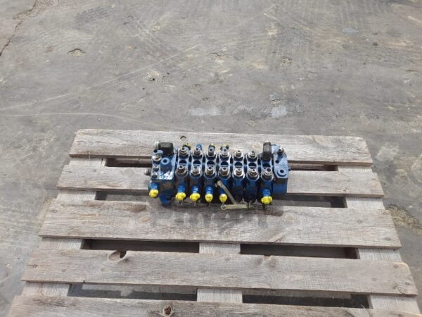 Distribuitor hidraulic Rexroth 08404855