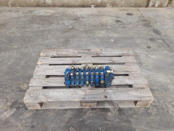 Distribuitor hidraulic Rexroth 08404855 - imagine 5