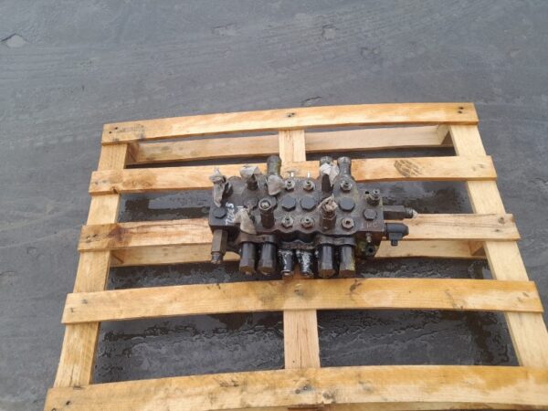 Distribuitor hidraulic Husco