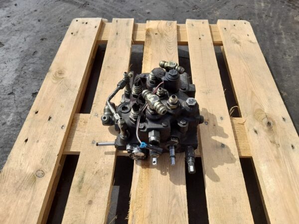 Distribuitor hidraulic Bobcat 763 H