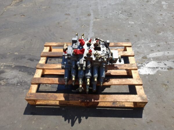 Distribuitor hidraulic KPM KMX15YC