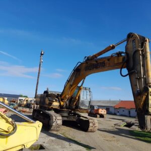 JCB JS 330