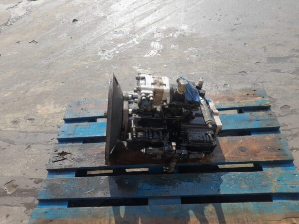 Pompa hidraulica KPM K5V80DTP1KBR - imagine 2