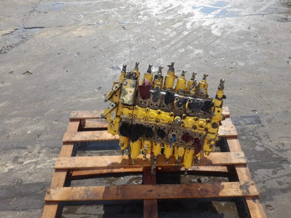 Distribuitor hidraulic Komatsu C2L51496