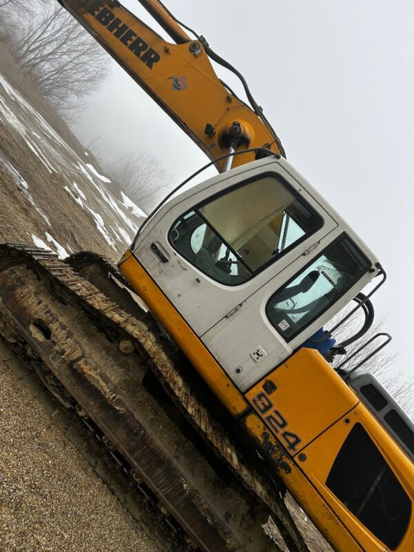 Liebherr R924C - imagine 3