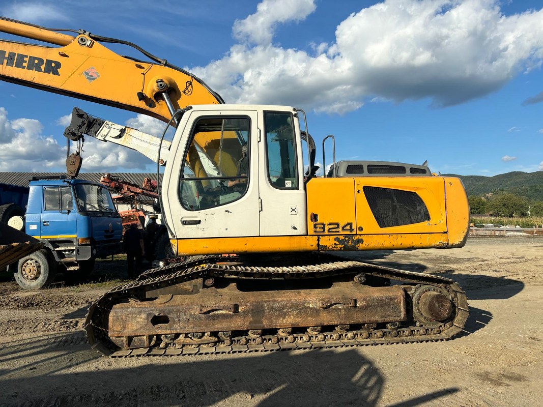 Liebherr R924C
