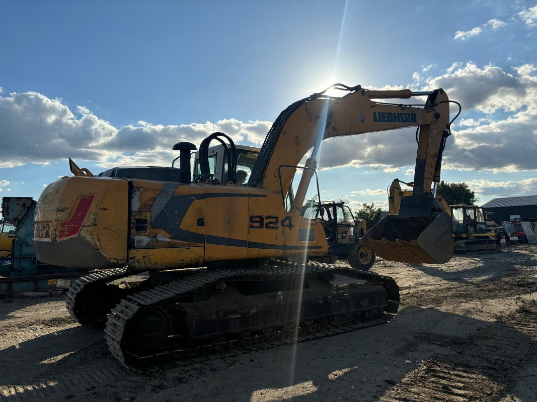 Liebherr R924C - imagine 2