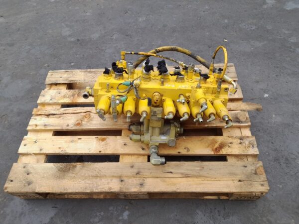 Distribuitor hidraulic Caterpillar KMX13SA - imagine 3