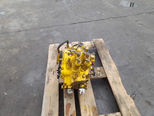 Distribuitor hidraulic Kawasaki KMX13D - imagine 4