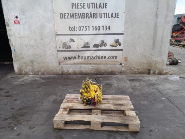 Distribuitor hidraulic Kawasaki KMX13D - imagine 5