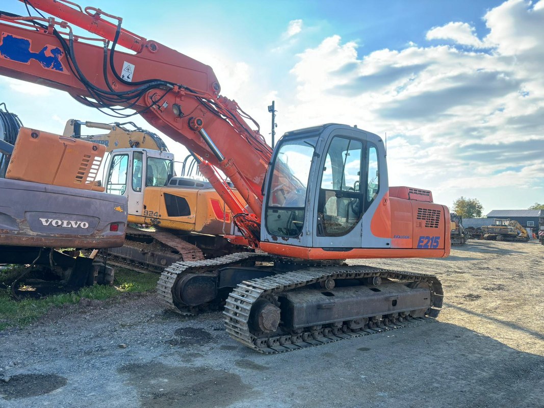 Fiat Kobelco , New Holland E 215 B