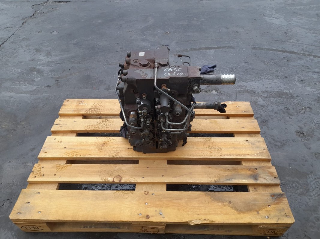 Distribuitor hidraulic Case CX 210 - imagine 2