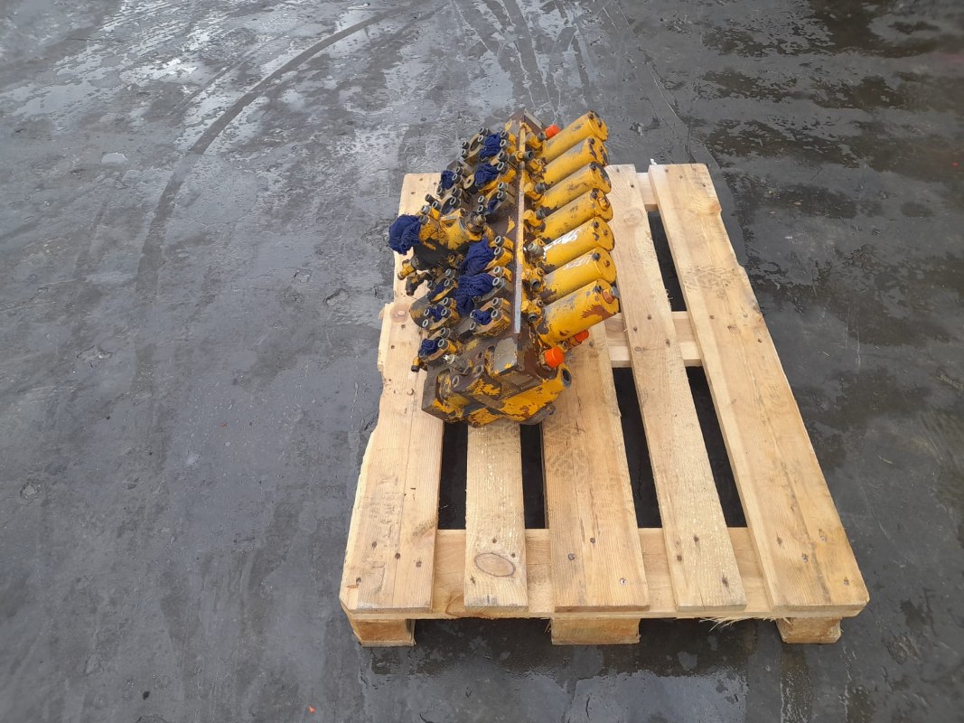 Distribuitor hidraulic Rexroth M8-1002-03 - imagine 2