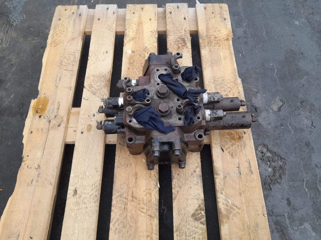 Distribuitor hidraulic Fiat Hitachi W190