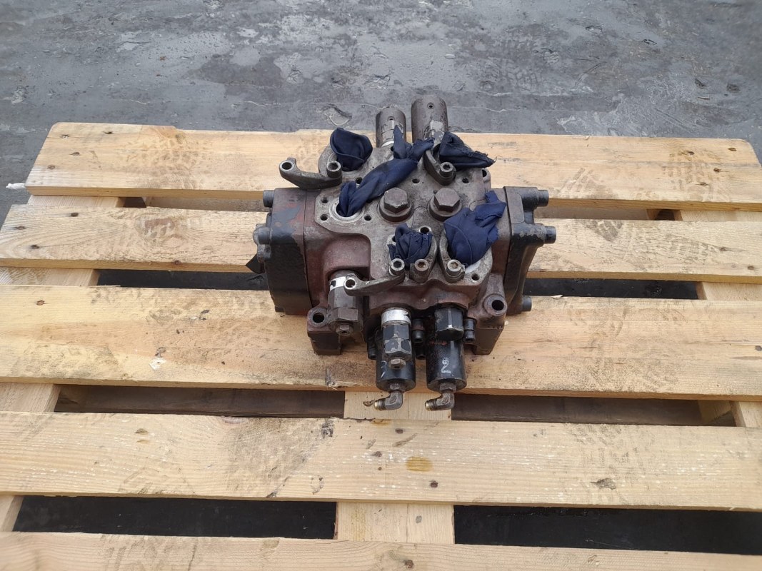 Distribuitor hidraulic Fiat Hitachi W190 - imagine 3