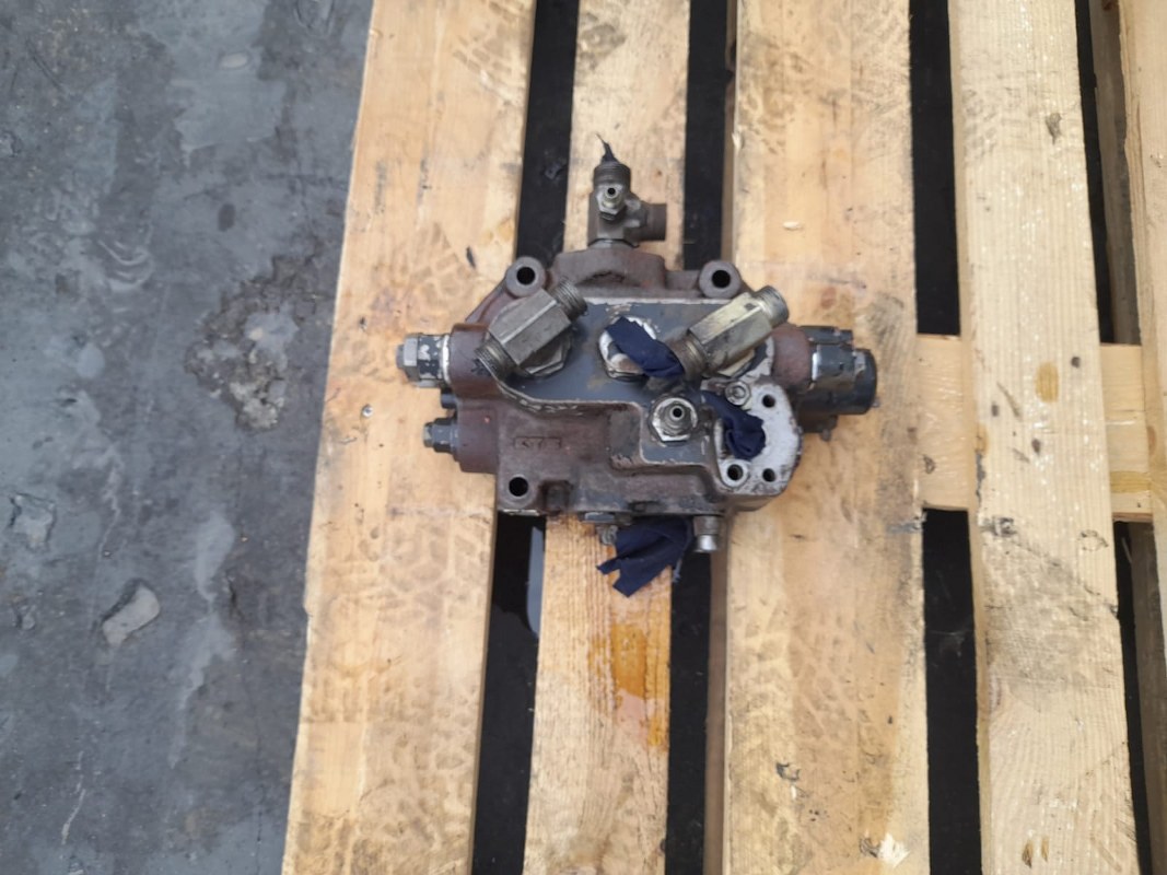Distribuitor hidraulic Fiat Hitachi W190