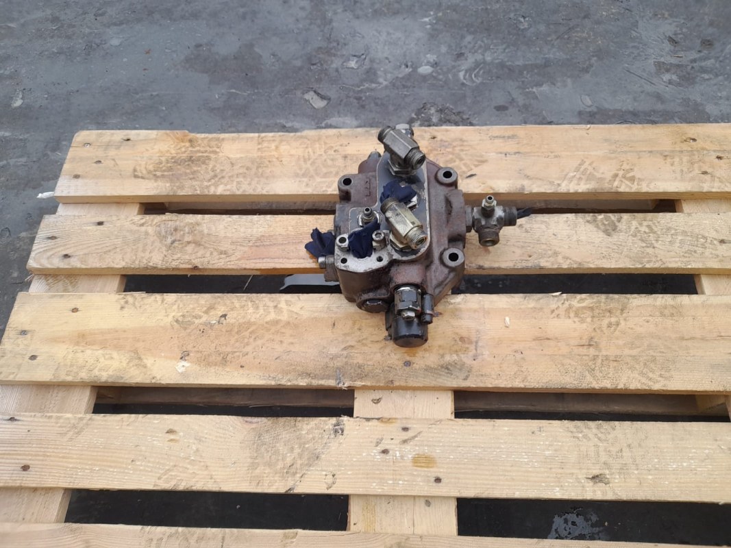 Distribuitor hidraulic Fiat Hitachi W190 - imagine 2