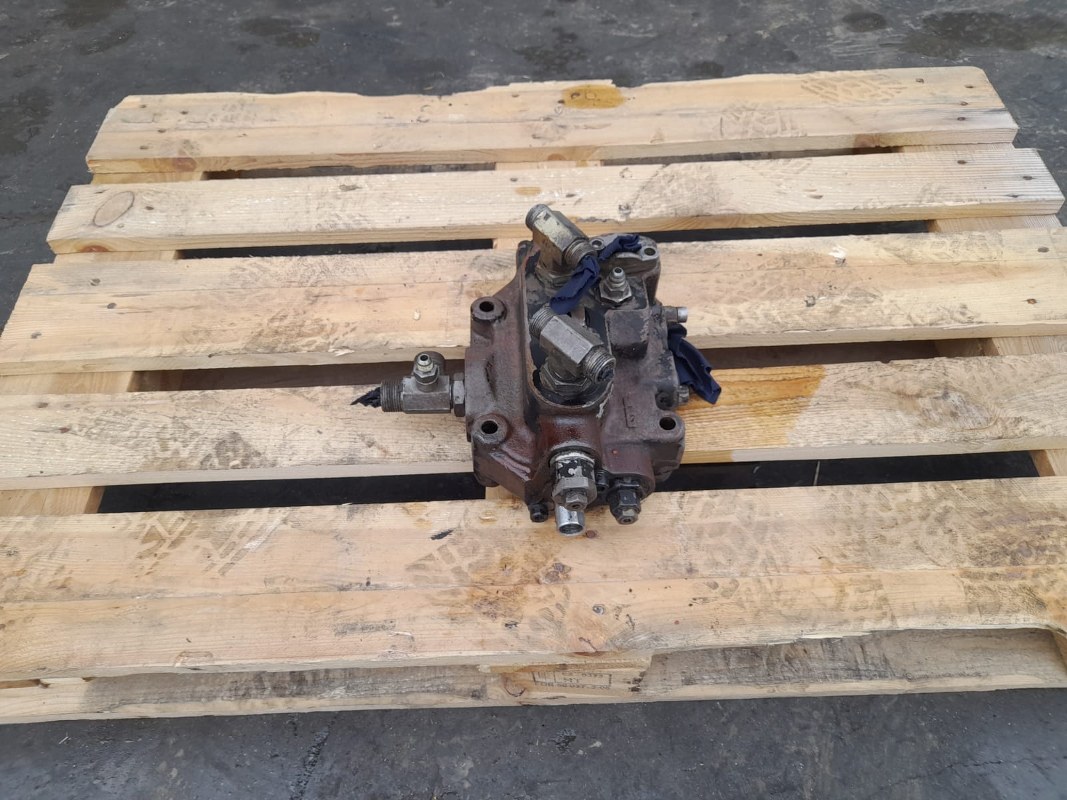 Distribuitor hidraulic Fiat Hitachi W190 - imagine 5