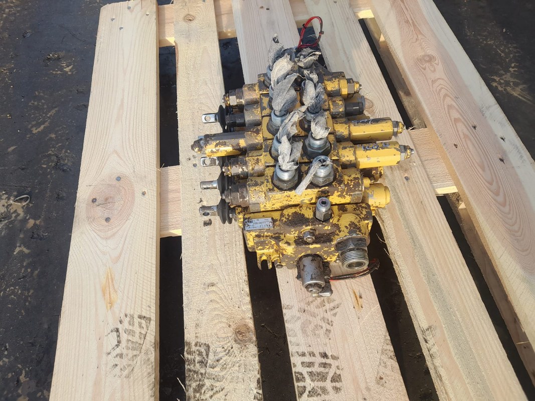 Distribuitor hidraulic Caterpillar 180-8603 - imagine 3