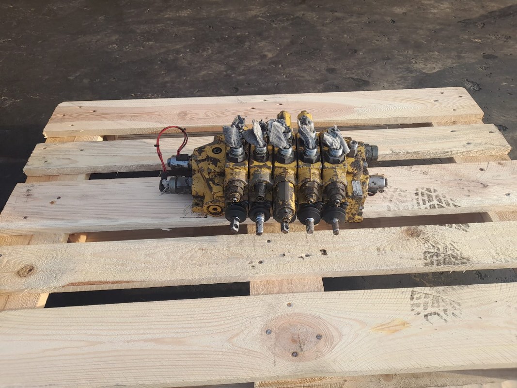 Distribuitor hidraulic Caterpillar 180-8603 - imagine 6