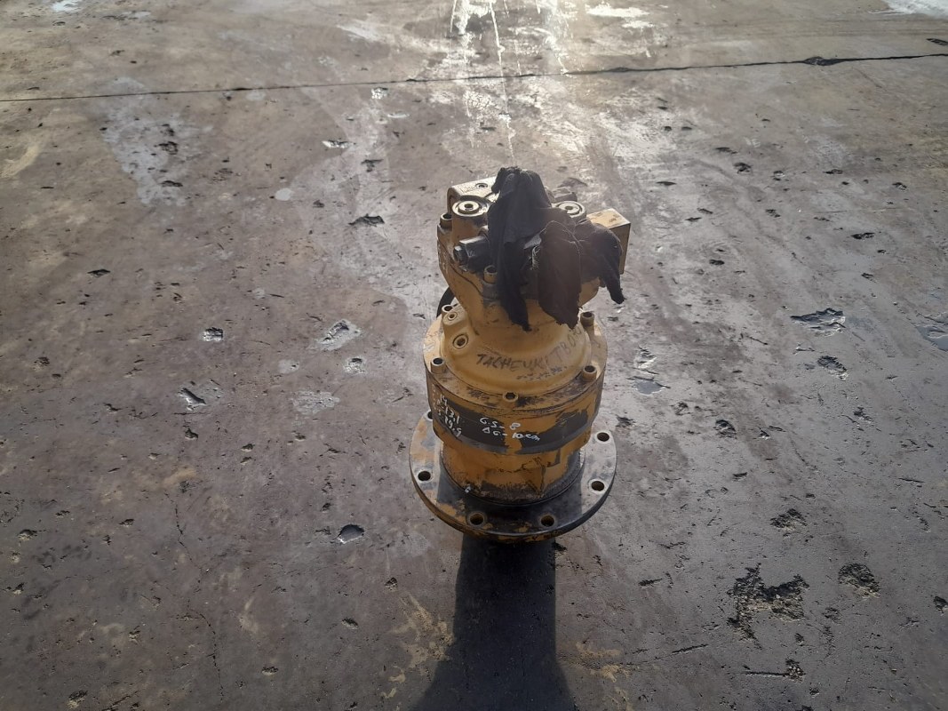 Reductor de rotire Takeuchi TB 070 - imagine 3